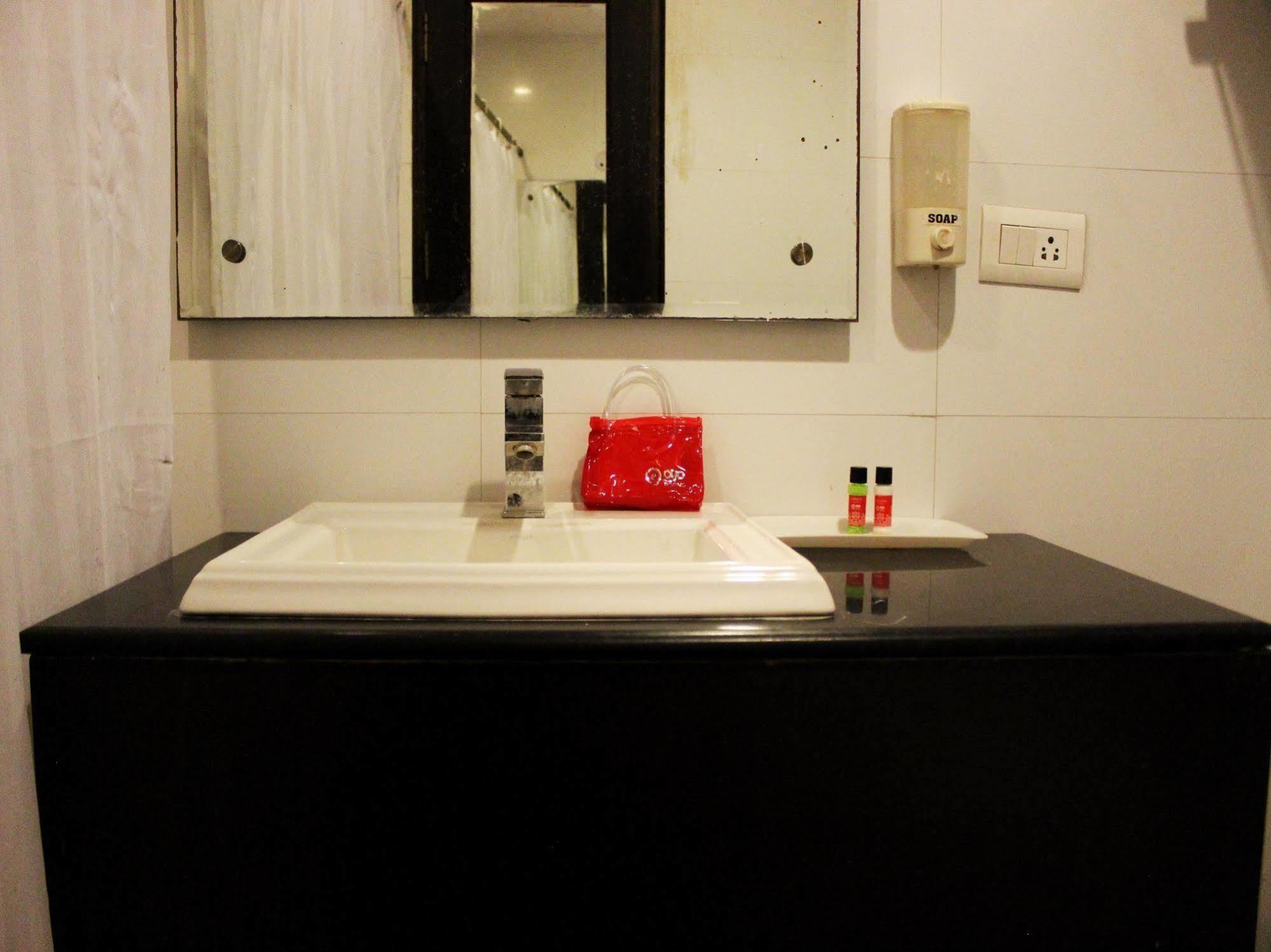 Hotel Siam International Delhi  Extérieur photo